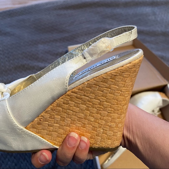 Steve Madden White Wedges - Picture 4 of 6